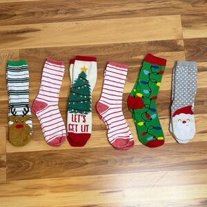 3 for $20 UNBRANDED Ladies Novelty Christmas Themed Crew Socks Santa Reindeer